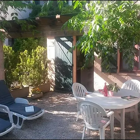 Au Jardin De La Ferme - Roses Rouges Holiday home *