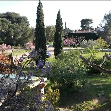 Holiday home Au Jardin De La Ferme - Roses Rouges Six-Fours-les-Plages